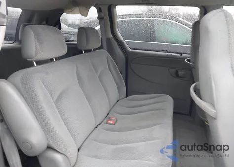 2005 Chrysler Town & Country z USA, uszkodzony, nr VIN 1C4GP45RX5B270356